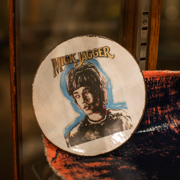'Mick Jagger' David Bromley. Ceramic plate with decal. 15cm diameter