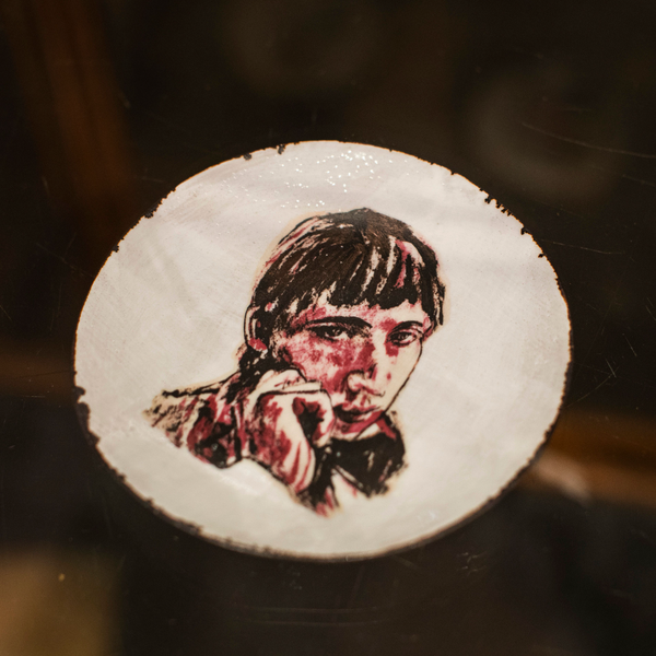 'Pete Townshend' David Bromley. Ceramic plate with decal. 15cm diameter